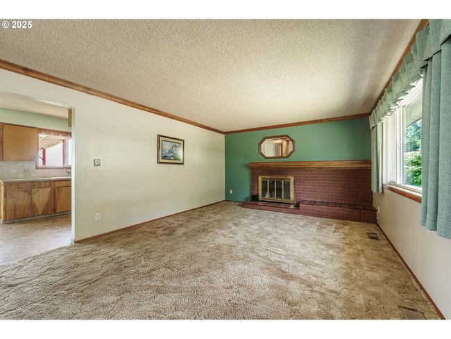 1938 Nw Sierra Ln, House other with 3 bedrooms, 2 bathrooms and 2 parking in Camas WA | Image 5