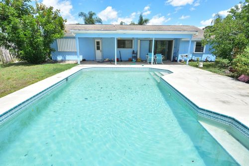 420 Se Streamlet Ave, Port Saint Lucie, FL, 34983-4538 | Card Image