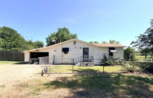 2200 W Gillis Avenue, Cameron, TX, 76520 | Card Image