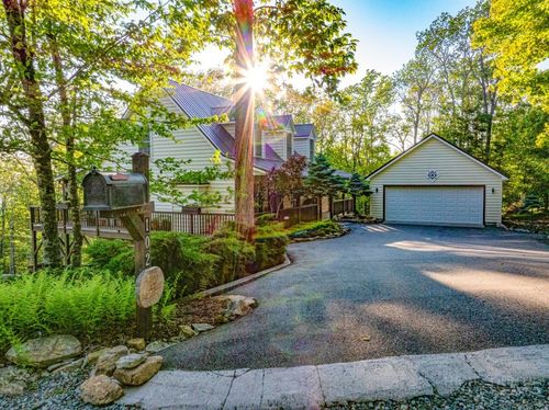 102 Wintergreen Way Rd, Beech Mountain, NC, 28604-8249 | Card Image