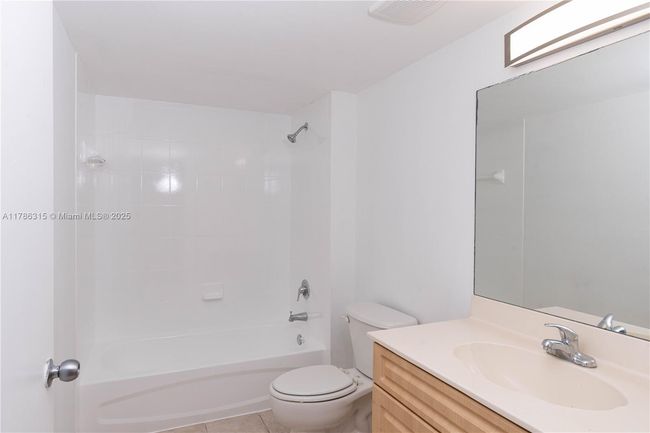 APT-207 - 102 Sw 6 Th Ave, Condo with 3 bedrooms, 2 bathrooms and null parking in Miami FL | Image 6