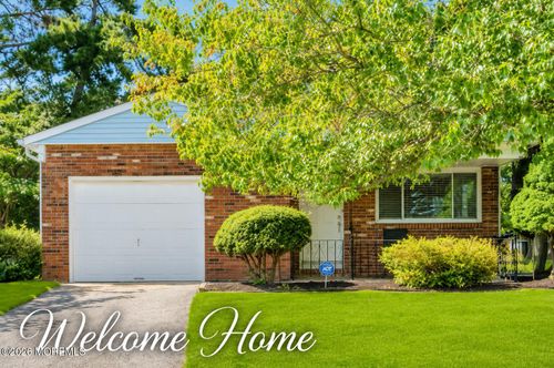 3 Preston Ct, Toms River, NJ, 08757-5924 | Card Image