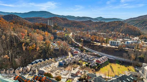 3-215 Circle Dr, GATLINBURG, TN, 37738-3418 | Card Image