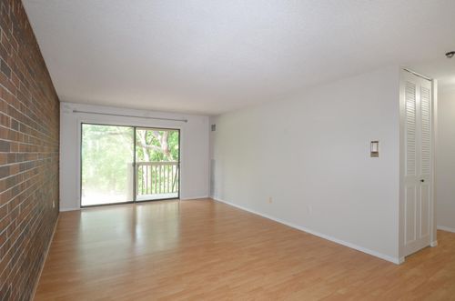 apt-121-9400 Old Cedar Ave S, Bloomington, MN, 55425-2481 | Card Image