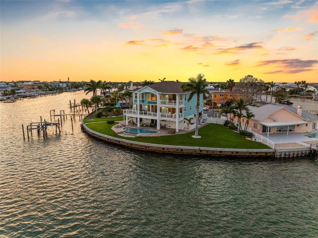 11000 8 Th St E, House other with 4 bedrooms, 5 bathrooms and null parking in Treasure Island FL | Image 55