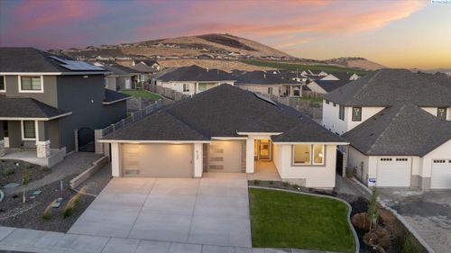 100-4135 Clover Rd, Richland, WA, 99352-3004 | Card Image