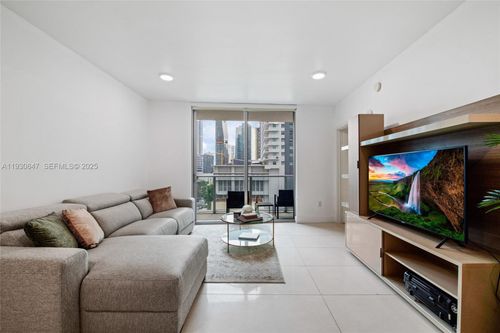 apt-702-1100 S Miami Ave, Miami, FL, 33130-4162 | Card Image