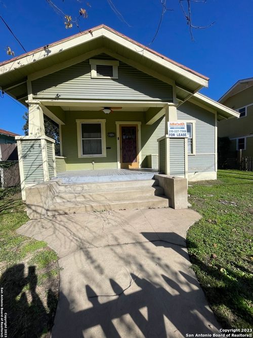 840 E Guenther St, San Antonio, TX, 78210-1238 | Card Image