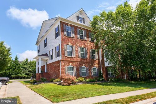 25066 Croxley Green Sq, ALDIE, VA, 20105-5672 | Card Image
