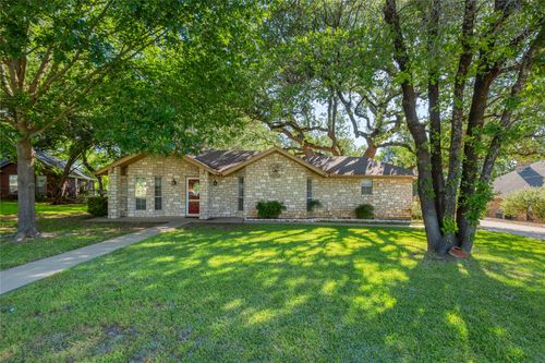 6320 Circo Dr, Granbury, TX, 76049-5235 | Card Image