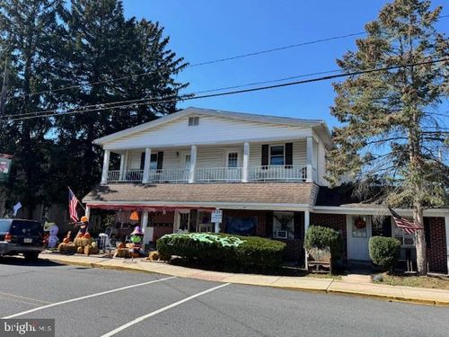 730 Main St, SHOEMAKERSVILLE, PA, 19555-1621 | Card Image