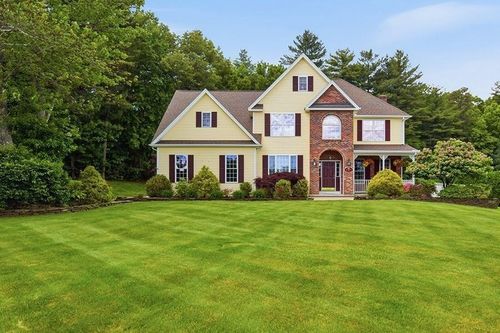 7 Liberty Ln, Southwick, MA, 01077-9447 | Card Image