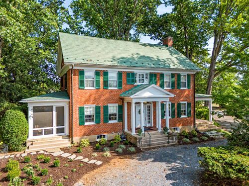 200 Forest Ridge Rd, Staunton, VA, 24401-2576 | Card Image