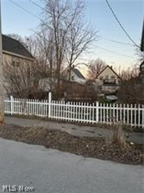3431 W 62nd St, Cleveland, OH, 44102-5537 | Card Image