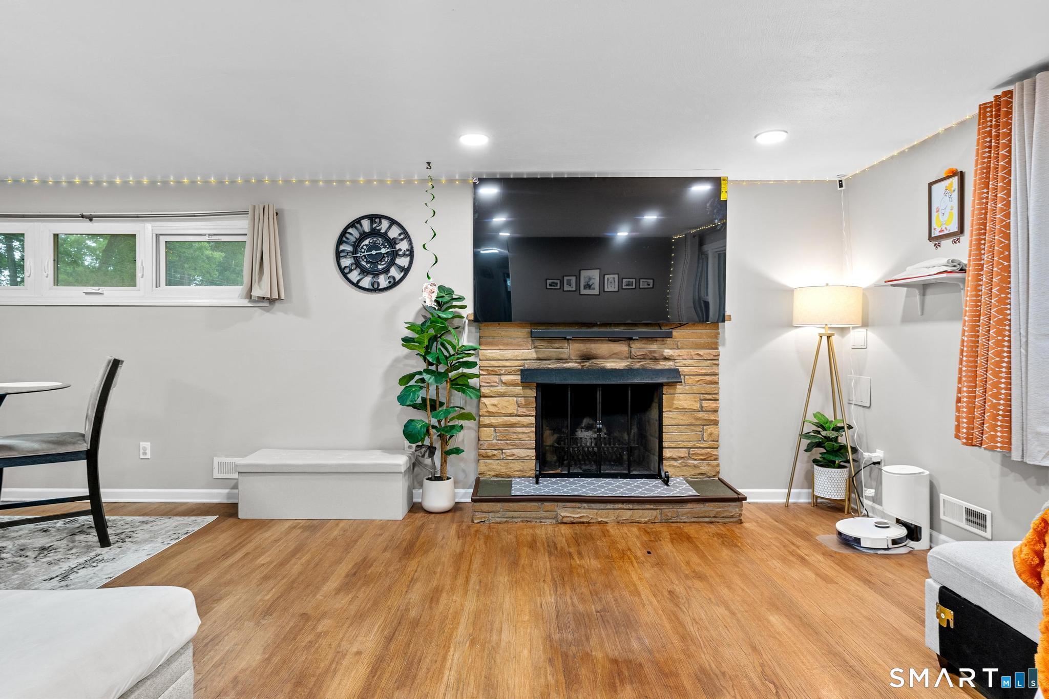 Residential Lease in Wethersfield 3