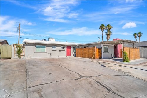 1-5149 Poncho Cir, Las Vegas, NV, 89119-4821 | Card Image