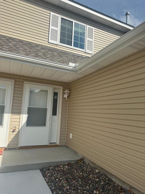 8511 Cardiff Ln, Eden Prairie, MN, 55344-7660 | Card Image