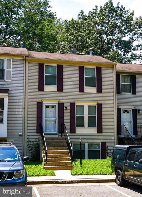 8482 Kirby St, MANASSAS, VA, 20110-4876 | Card Image