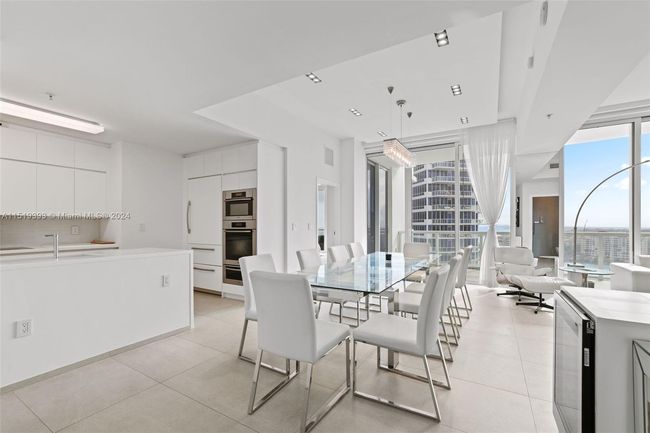 APT-2004 - 50 S Pointe Dr, Condo with 2 bedrooms, 3 bathrooms and null parking in Miami Beach FL | Image 10
