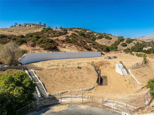 11885 Macoda Ln, Chatsworth, CA, 91311 | Card Image