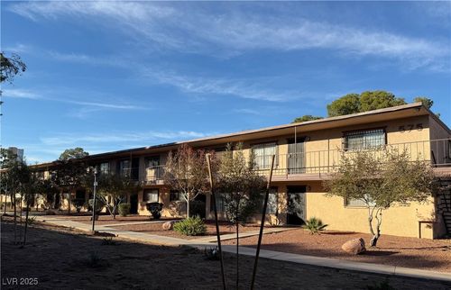 26-575 S Royal Crest Cir, Las Vegas, NV, 89169-3888 | Card Image