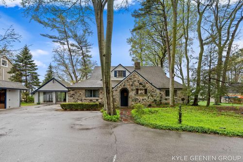1418 Waukazoo Dr, Holland, MI, 49424-2647 | Card Image