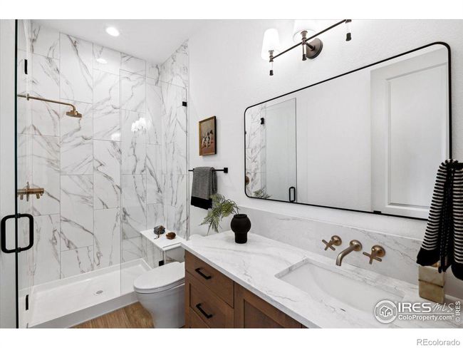 Main Floor Bathroom | Image 14