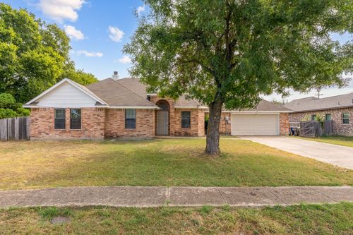 2516 Gerry Way St, Lancaster, TX, 75134-2332 | Card Image