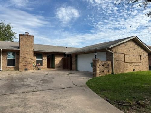 413 Oxford Dr, Sherman, TX, 75092-2124 | Card Image