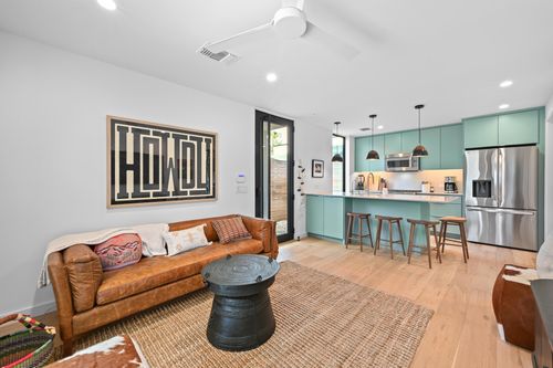 2-1709 Willow St, Austin, TX, 78702-4407 | Card Image