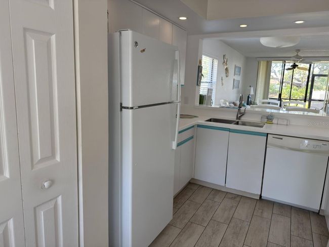 101B - 4505 45 Th Ave W, Condo with 2 bedrooms, 2 bathrooms and null parking in Bradenton FL | Image 7