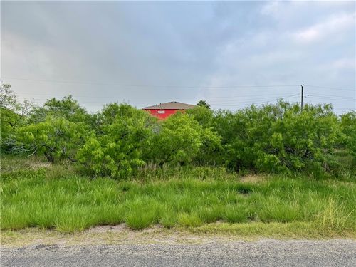 98 W Shady Oak Ln, Rockport, TX, 78382 | Card Image