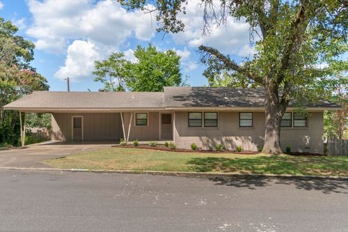3800 Lochridge Rd, North Little Rock, AR, 72116-8331 | Card Image