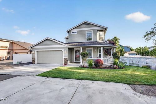 207 Maxwell Pl, Central Point, OR, 97502-3758 | Card Image