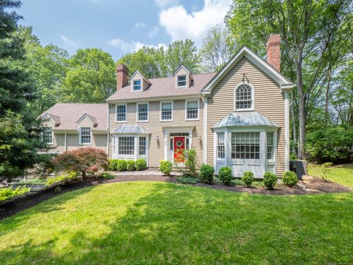 104 Scarlet Oak Dr, Wilton, CT, 06897-1015 | Card Image