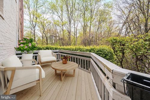 apt-102-2212 Washington Ave, SILVER SPRING, MD, 20910-2621 | Card Image