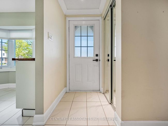 611 Preston Pky, House other with 3 bedrooms, 2 bathrooms and 4 parking in Cambridge ON | Image 4