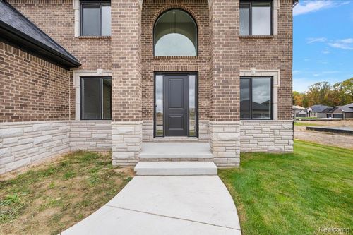 24166 Sawgrass Dr, Macomb, MI, 48042 | Card Image