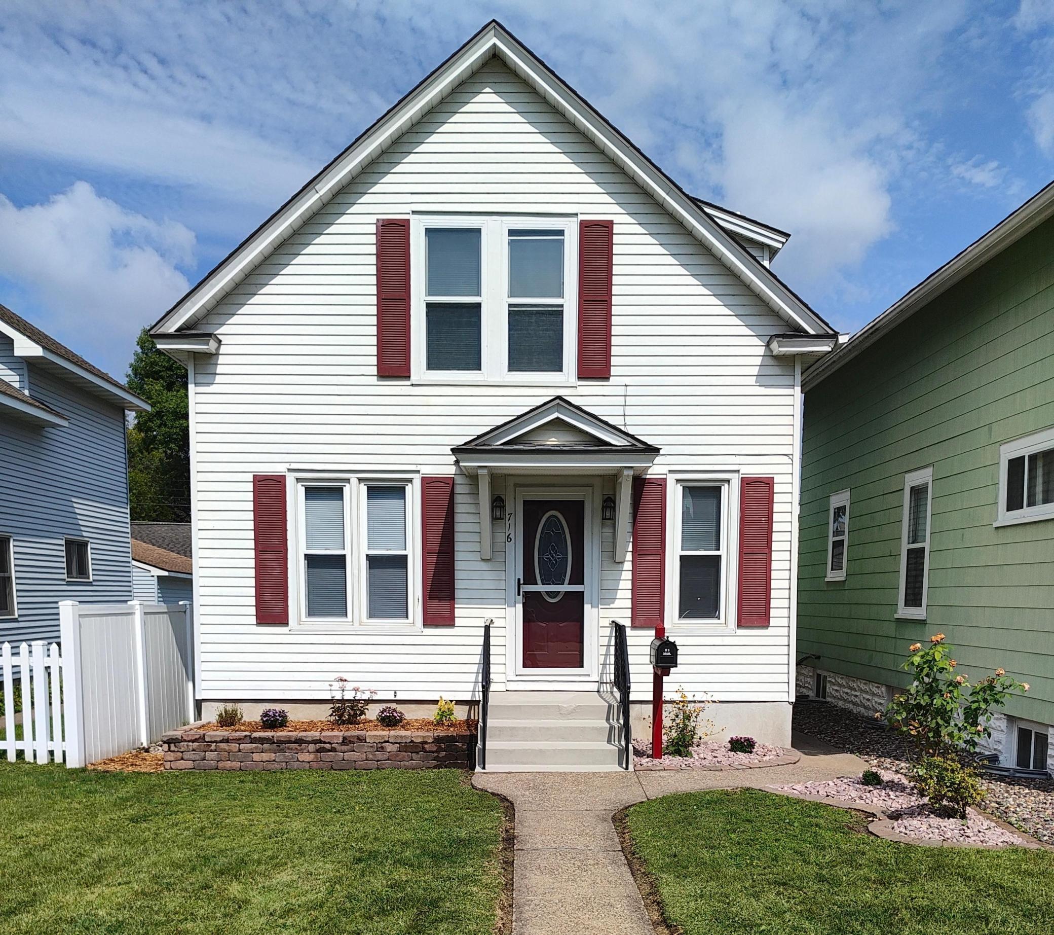 5th St, Winona, MN 55987