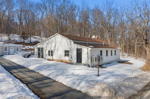 78 Warwick Tpke, Warwick, NY, 10990-3913 | Card Image