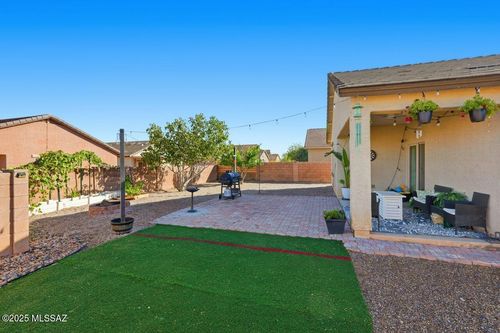 8298 W Green Kingfisher Ln, Tucson, AZ, 85757-7935 | Card Image