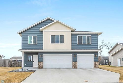 1215 26th Ave W, West Fargo, ND, 58078-8435 | Card Image