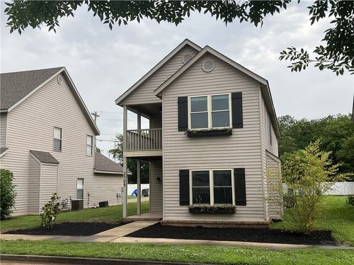 2708 N Westminster Dr, Fayetteville, AR, 72704-6045 | Card Image