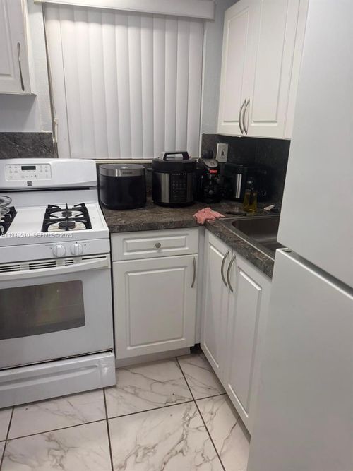 108-350 E 21st St, Hialeah, FL, 33010-2709 | Card Image