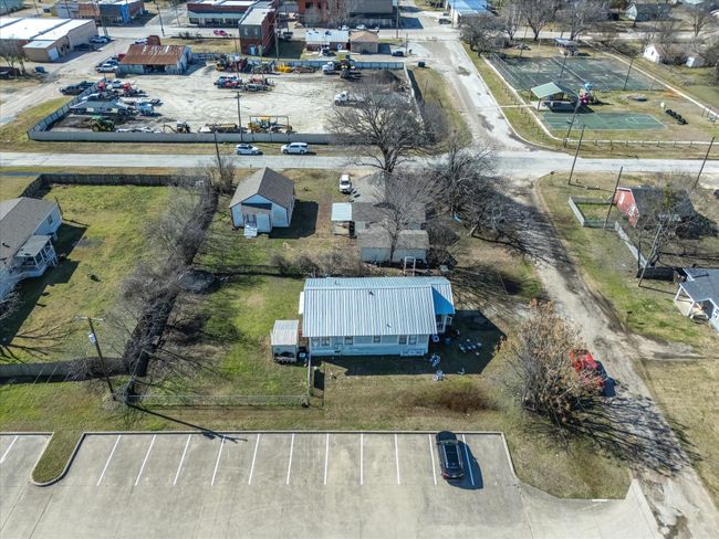 201 E S Main Street, House other with 2 bedrooms, 1 bathrooms and null parking in Blooming Grove TX | Image 11