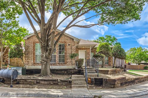 704 Ashbrook Dr, DeSoto, TX, 75115-5836 | Card Image