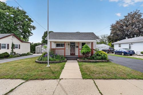 240 S Adams St, South Beloit, IL, 61080-1204 | Card Image