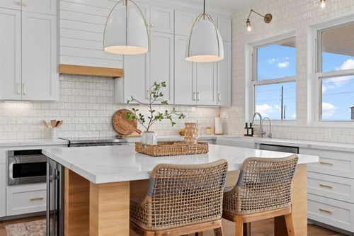 23004 Verano Dr, Galveston, TX, 77554-2206 | Card Image