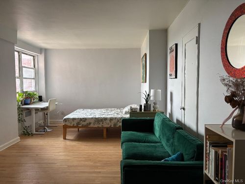 apt-5e-3920 52nd St, Woodside, NY, 11377-3260 | Card Image