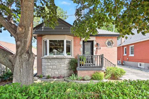 429 Fennell Ave E, Hamilton, ON, L9A1V1 | Card Image